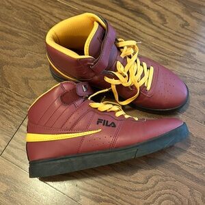 Men’s Fila Basketball shoes size 10